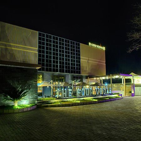 Four Vedas Hotel & Resort Siliguri Eksteriør billede