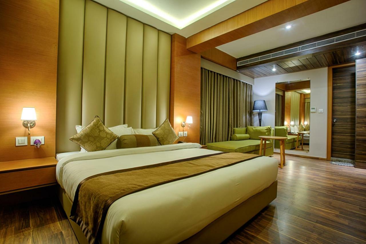 Four Vedas Hotel & Resort Siliguri Eksteriør billede