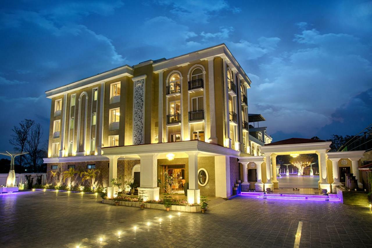 Four Vedas Hotel & Resort Siliguri Eksteriør billede