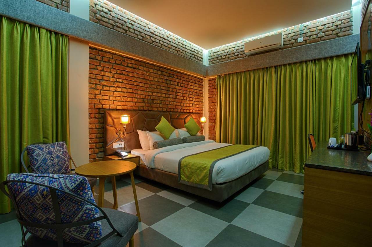 Four Vedas Hotel & Resort Siliguri Eksteriør billede