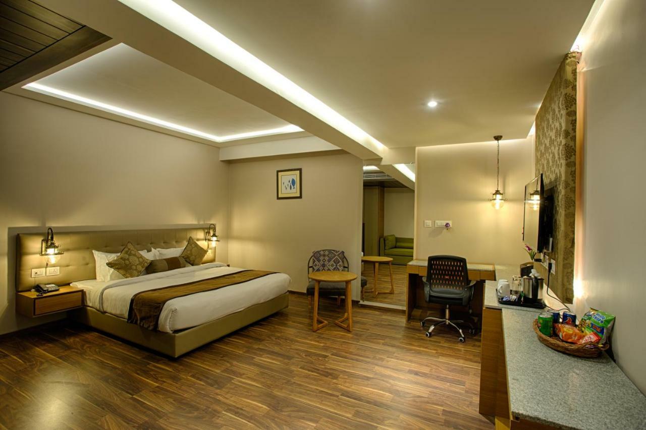 Four Vedas Hotel & Resort Siliguri Eksteriør billede