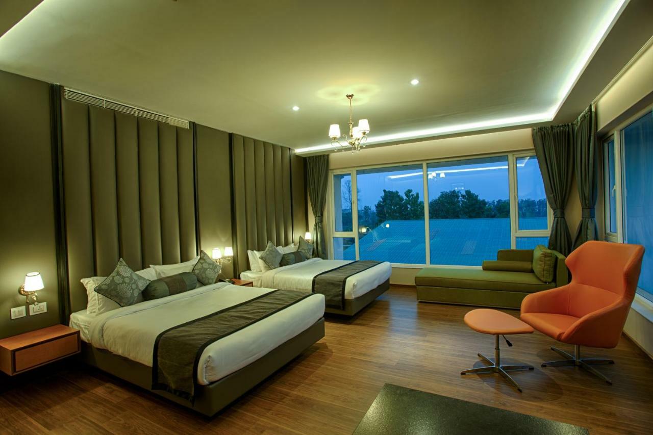 Four Vedas Hotel & Resort Siliguri Eksteriør billede