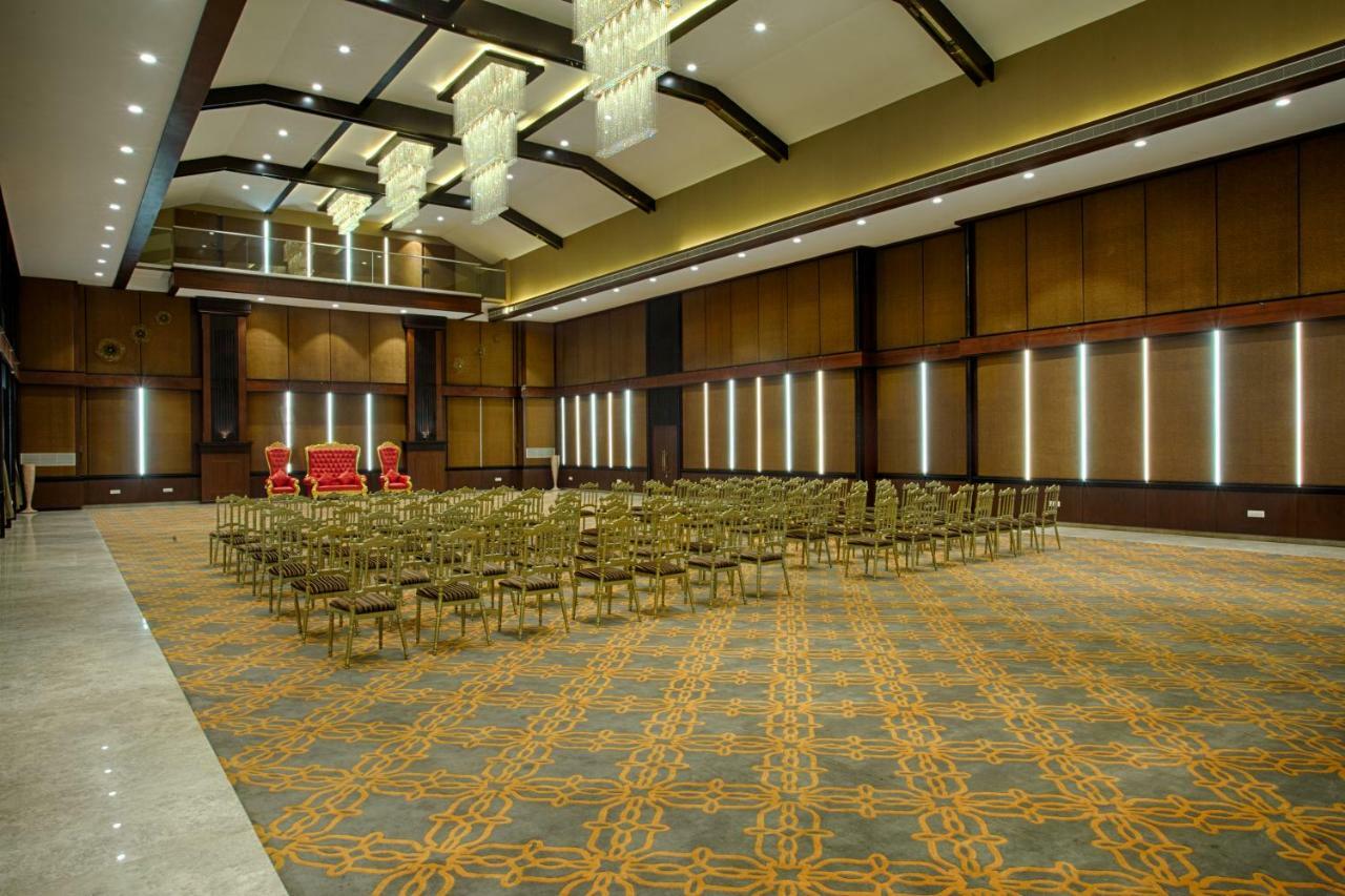 Four Vedas Hotel & Resort Siliguri Eksteriør billede
