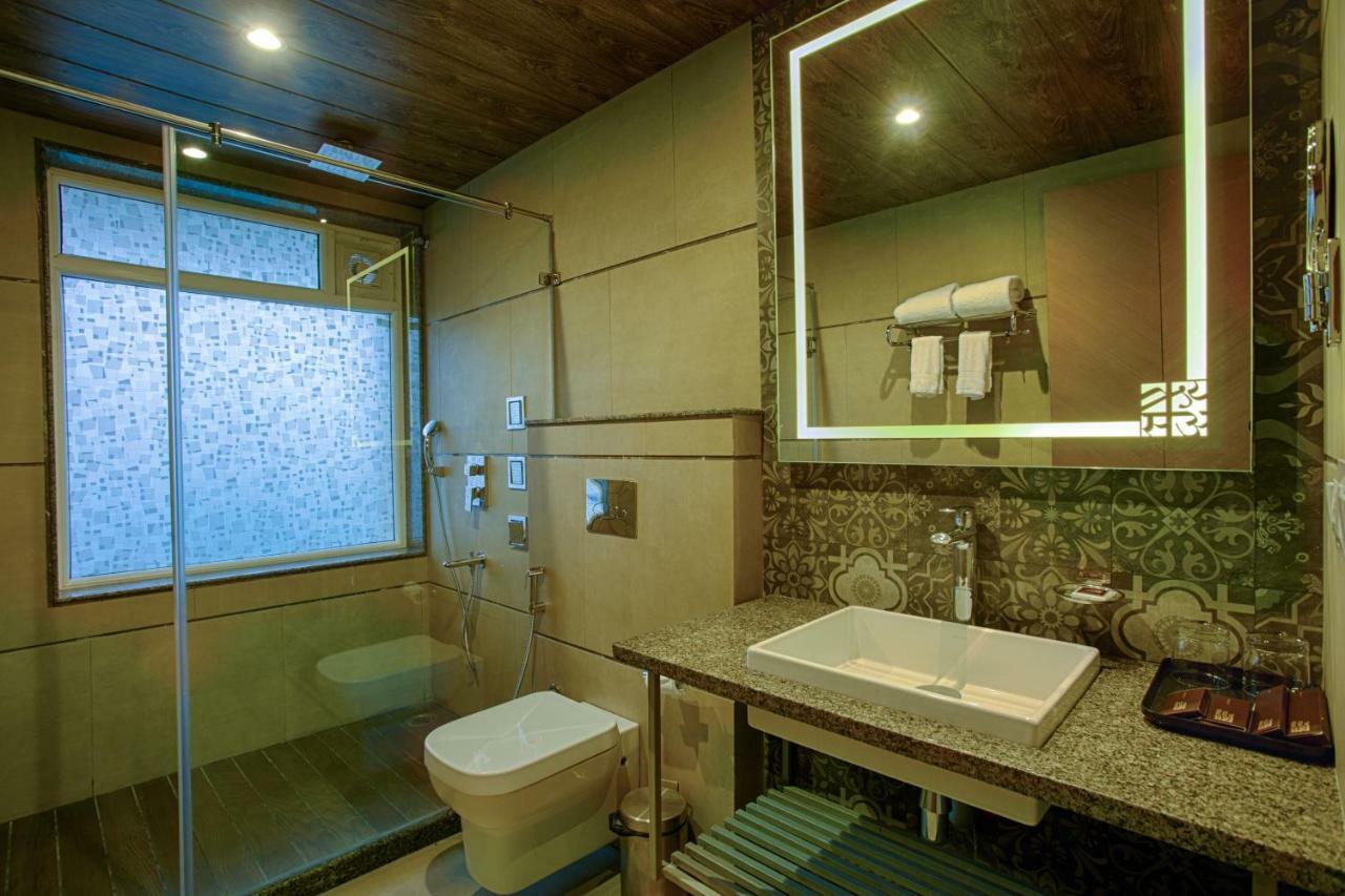 Four Vedas Hotel & Resort Siliguri Eksteriør billede